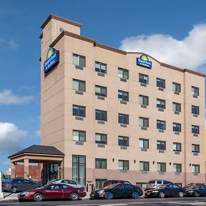 Days Inn & Suites By Wyndham Jamaica Jfk Airport
